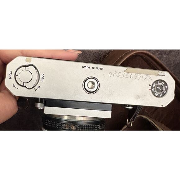 Nikon F Eye Level Silver 35mm SLR Film Camera Japan with Accessories Parts Only - Picture 6 of 14